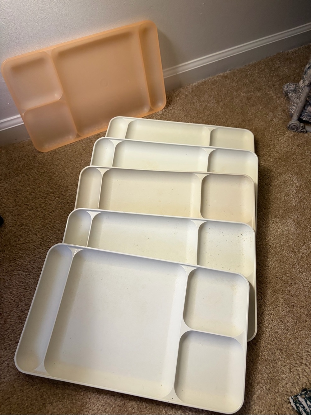 Tupperware Vintage Divided Meal Trays set of 6 - Picture 5 of 7